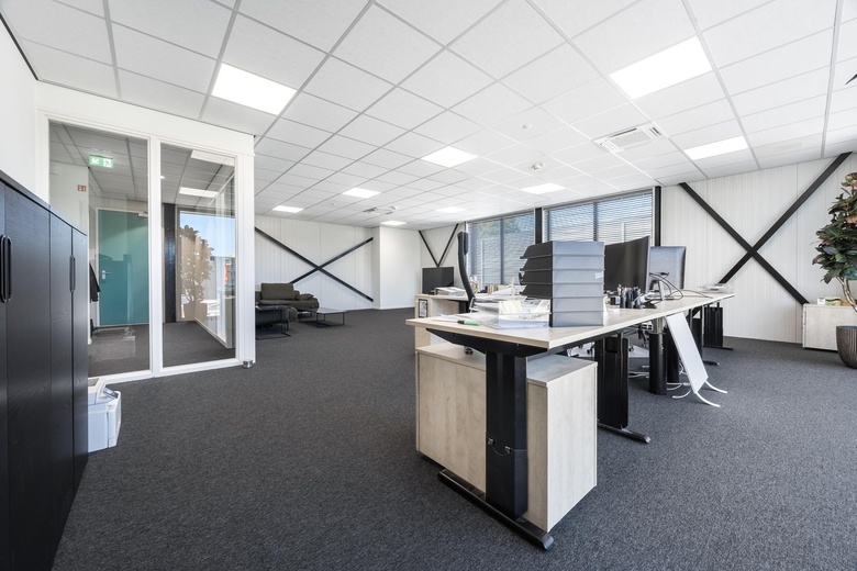 BedrijfsruimteaanDwarsvaartweg 6<br/> inLelystad BedrijfsruimteaanDwarsvaartweg 6<br/> inLelystad