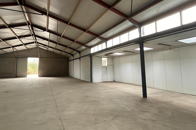 BedrijfsruimteaanBosstraat 2 e<br/> inGrathem