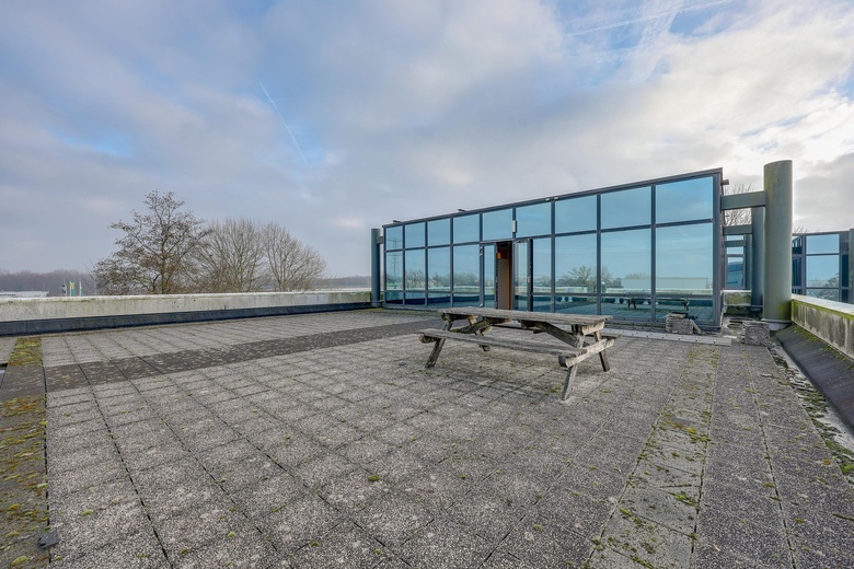 BedrijfsruimteaanVersterkerstraat 4<br/> inAlmere