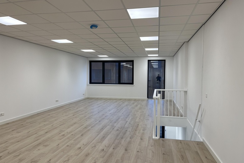 BedrijfsruimteaanDijnselburgerlaan 3 B 4<br/> inZeist