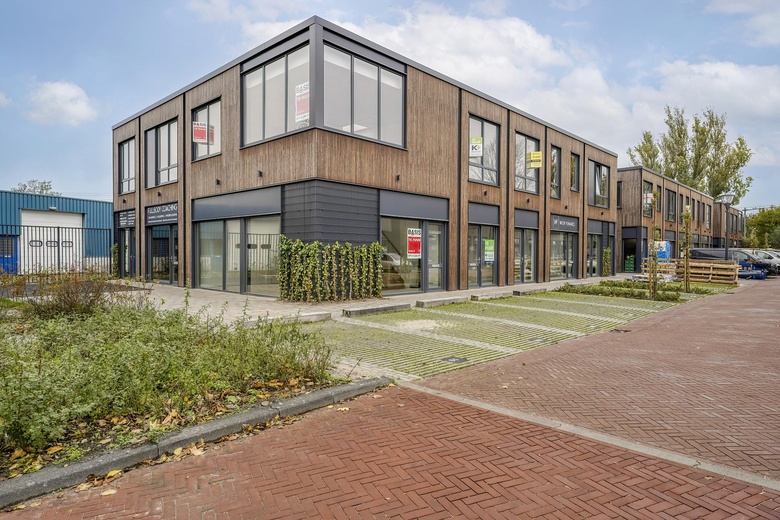 Bekijk foto 1 van Floris Versterlaan 60 B