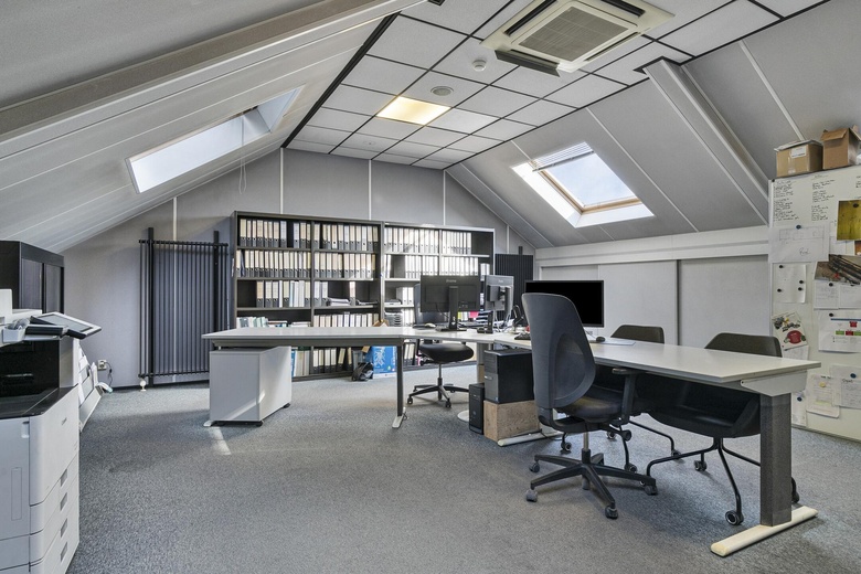 BedrijfsruimteaanDorpsstraat 56<br/> inOssendrecht BedrijfsruimteaanDorpsstraat 56<br/> inOssendrecht