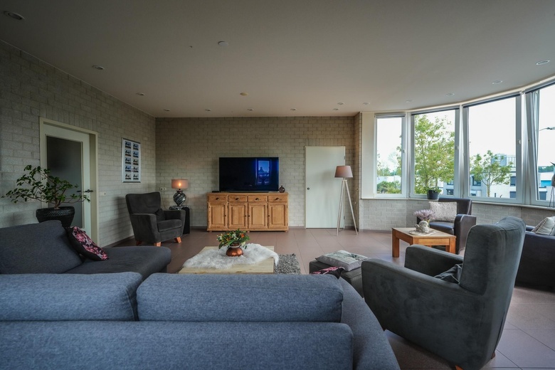 BedrijfsruimteaanDommelstraat 30<br/> inOss BedrijfsruimteaanDommelstraat 30<br/> inOss