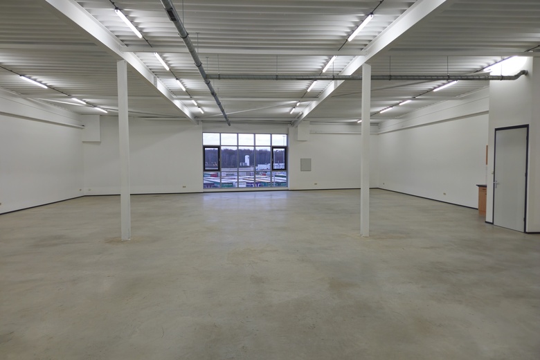 BedrijfsruimteaanMarie Curieweg 1<br/> inRoermond BedrijfsruimteaanMarie Curieweg 1<br/> inRoermond