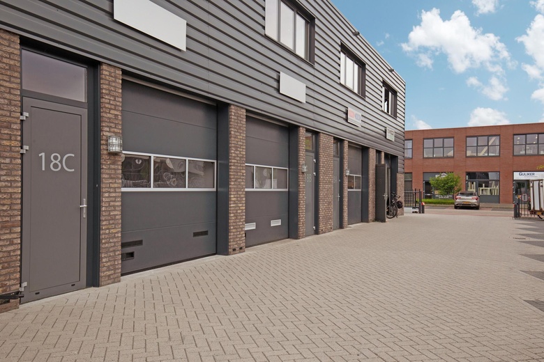 Bekijk foto 1 van Amperestraat 18 c Bekijk foto 1 van Amperestraat 18 c