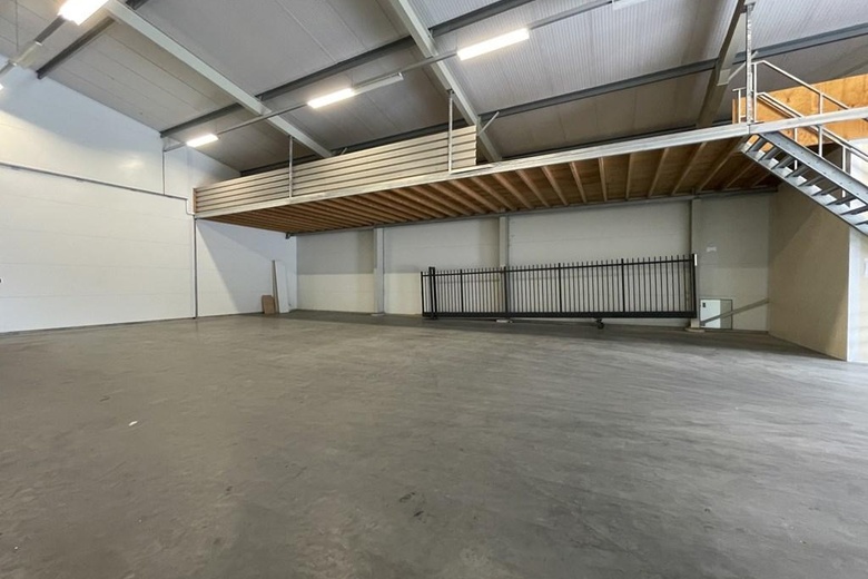 BedrijfsruimteaanLegmeerdijk 169 A<br/> inAalsmeer