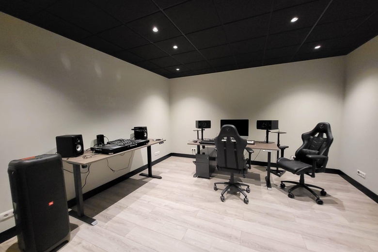 BedrijfsruimteaanSteenbakkerij 23<br/> inNieuwerkerk aan den IJssel