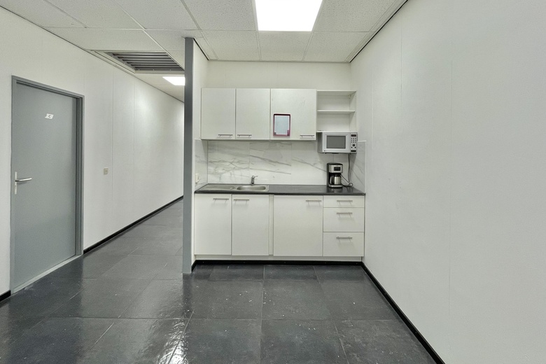 KantoorruimteaanRevisieweg 18<br/> inEmmeloord KantoorruimteaanRevisieweg 18<br/> inEmmeloord