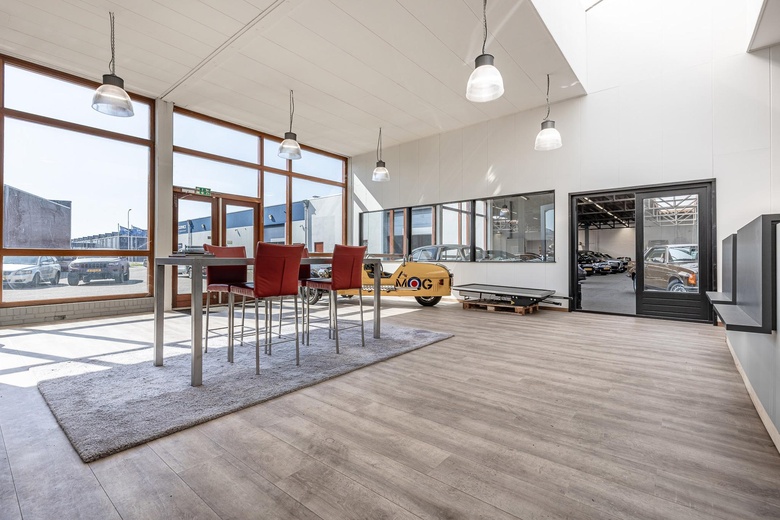 BedrijfsruimteaanHurksestraat 18 02<br/> inEindhoven BedrijfsruimteaanHurksestraat 18 02<br/> inEindhoven