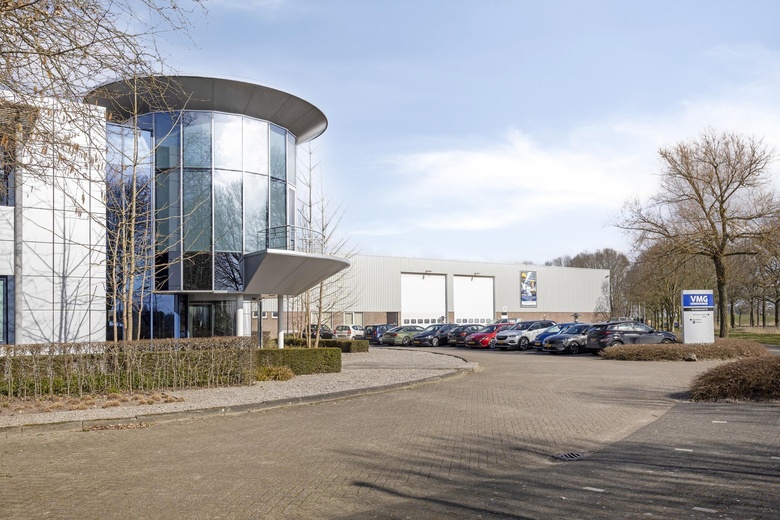 BedrijfsruimteaanGrotestraat 12<br/> inHeesbeen BedrijfsruimteaanGrotestraat 12<br/> inHeesbeen