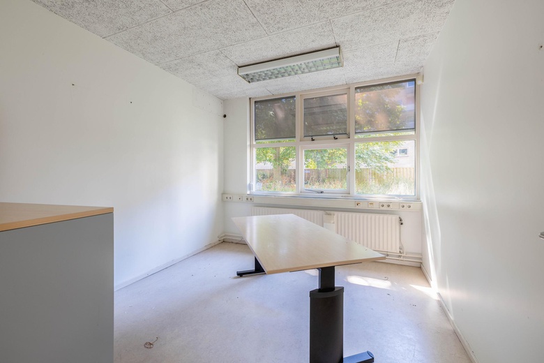 WinkelruimteaanMathenesserlaan 540<br/> inRotterdam WinkelruimteaanMathenesserlaan 540<br/> inRotterdam