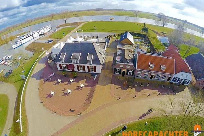 Bekijk foto 1 van Raadhuisdijk 1