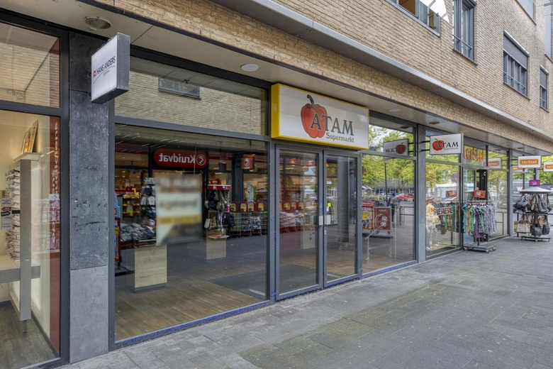 WinkelruimteaanUitslagsweg 93 3<br/> inHengelo WinkelruimteaanUitslagsweg 93 3<br/> inHengelo