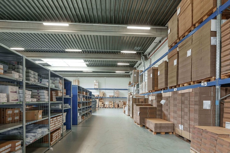 BedrijfsruimteaanHaarlemmerstraatweg 105<br/> inHalfweg