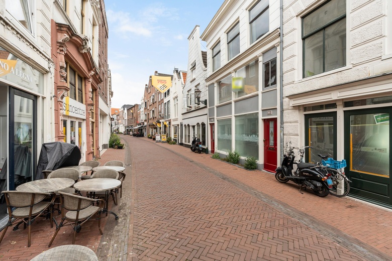 WinkelruimteaanHoogstraat 145<br/> inSchiedam