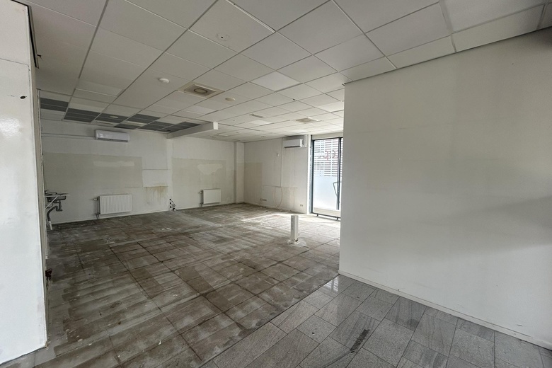 WinkelruimteaanOranjeplein 38<br/> inMaasdijk WinkelruimteaanOranjeplein 38<br/> inMaasdijk