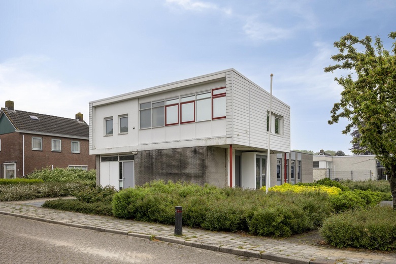 BedrijfsruimteaanLijsterbesstraat 1<br/> inLutten