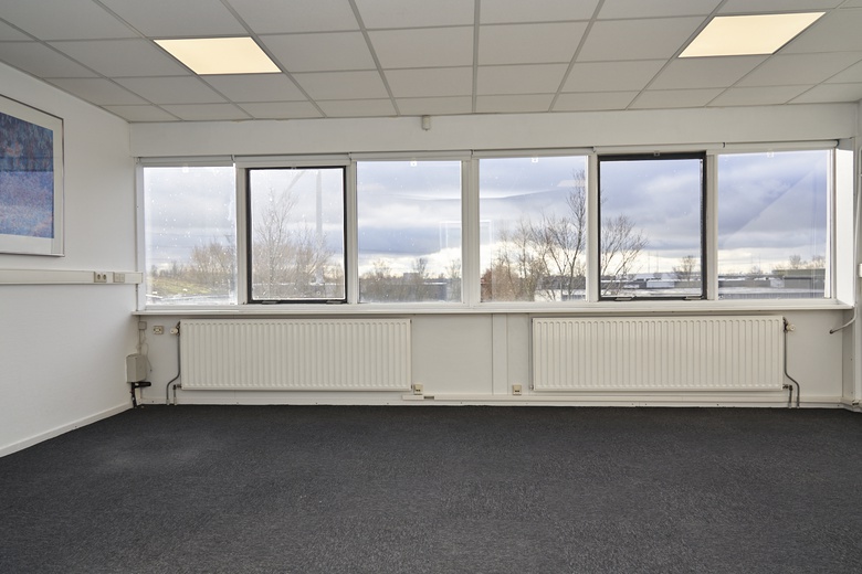 BedrijfsruimteaanPlatinastraat 100<br/> inZoetermeer BedrijfsruimteaanPlatinastraat 100<br/> inZoetermeer