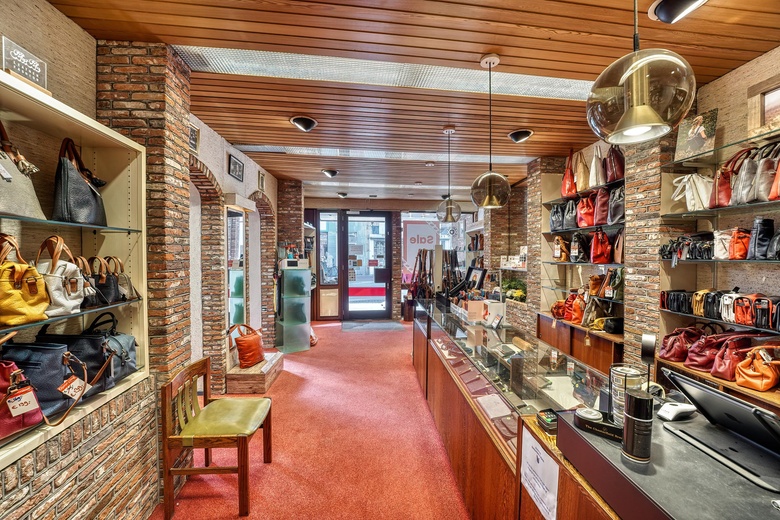 WinkelruimteaanBreestraat 118 - 120<br/> inLeiden