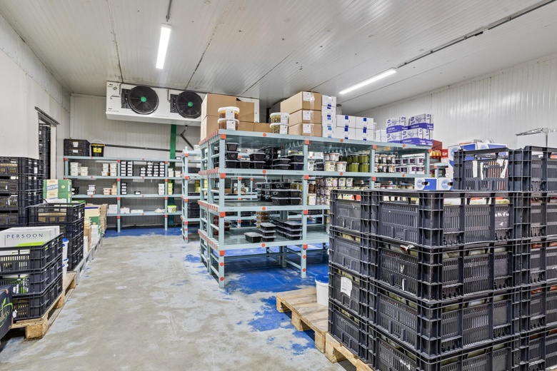 BedrijfsruimteaanSluisweg 17 a<br/> inWaalwijk BedrijfsruimteaanSluisweg 17 a<br/> inWaalwijk