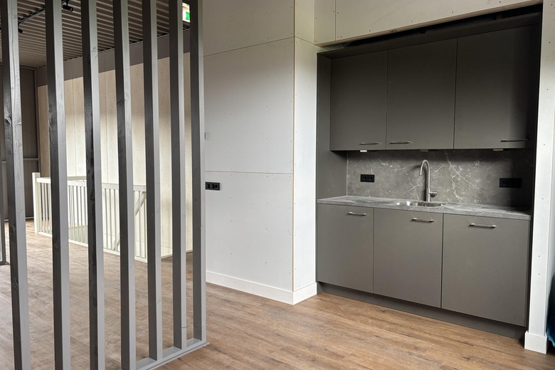 BedrijfsruimteaanHarmoniestraat 31<br/> inVelsen