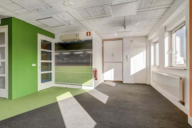 BedrijfsruimteaanStanderdmolen 20<br/> inHouten