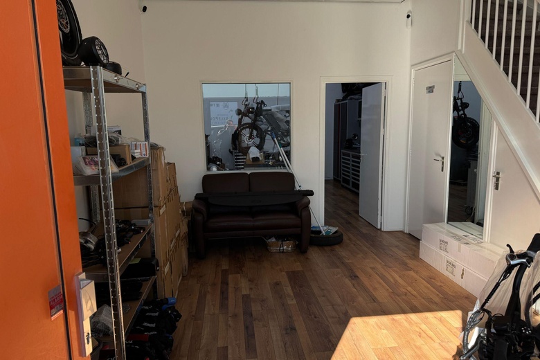 BedrijfsruimteaanPopovstraat 32<br/> inZwolle BedrijfsruimteaanPopovstraat 32<br/> inZwolle