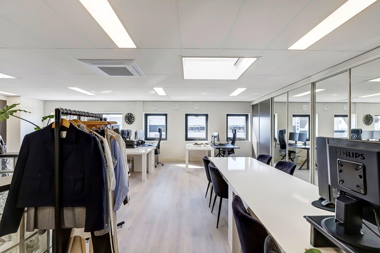 BedrijfsruimteaanDe Lasso-Zuid 9<br/> inRoelofarendsveen