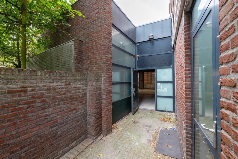 WinkelruimteaanMr P J Oudweg 38<br/> inZuidland