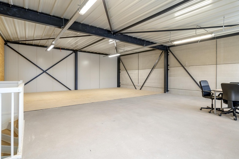 BedrijfsruimteaanExpeditieweg 8 r<br/> inAndelst