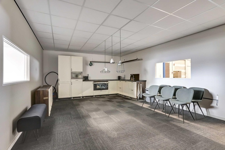 BedrijfsruimteaanZwettestraat 13<br/> inLeeuwarden BedrijfsruimteaanZwettestraat 13<br/> inLeeuwarden