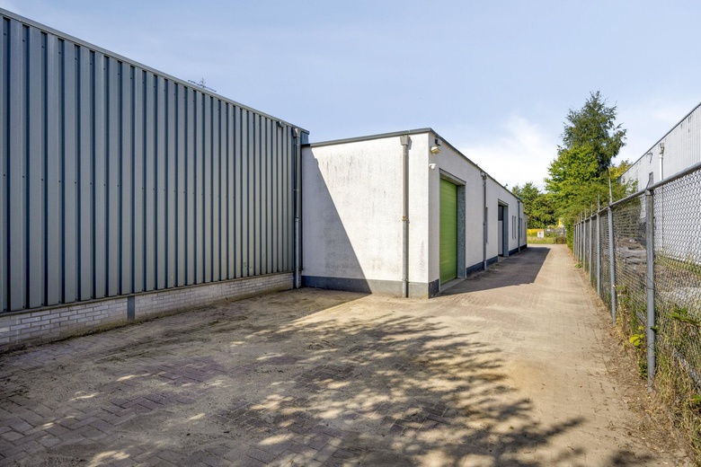 BedrijfsruimteaanLage Weide 25<br/> inWarnsveld BedrijfsruimteaanLage Weide 25<br/> inWarnsveld