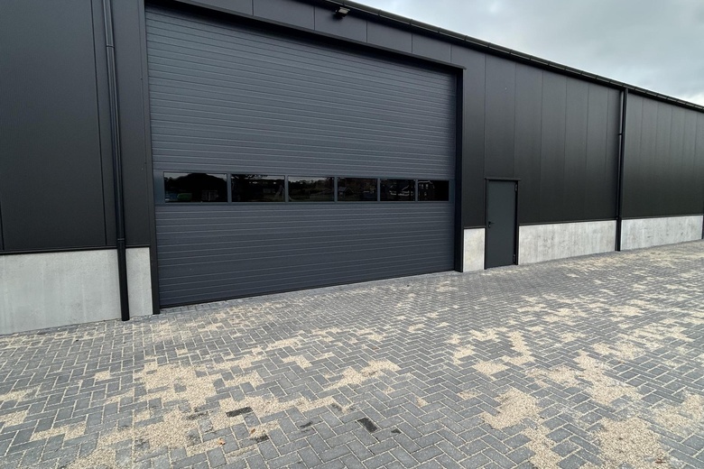 BedrijfsruimteaanLeeuwerikweg 26 - 30<br/> inDe Mortel