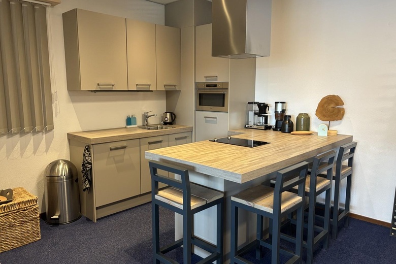 BedrijfsruimteaanSchuit 16 J<br/> inOudkarspel