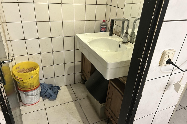 BedrijfsruimteaanDekkershoek 23<br/> inDen Haag BedrijfsruimteaanDekkershoek 23<br/> inDen Haag