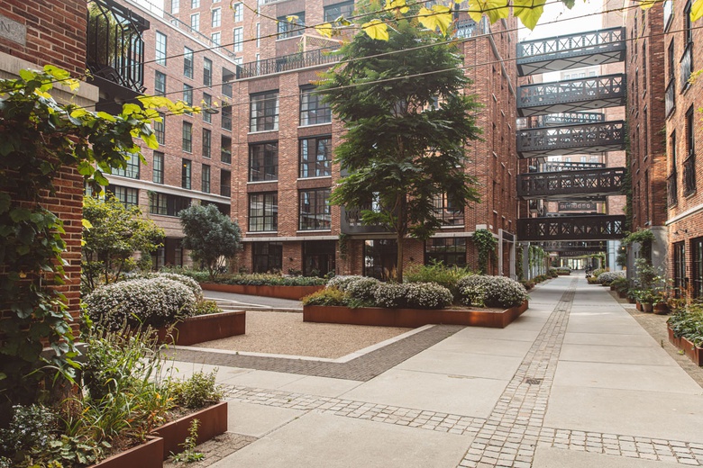 KantoorruimteaanKarl Weisbardstraat 221 - 241<br/> inRotterdam