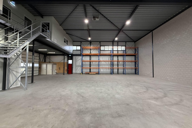 BedrijfsruimteaanMiddelweg 53<br/> inNieuwkuijk