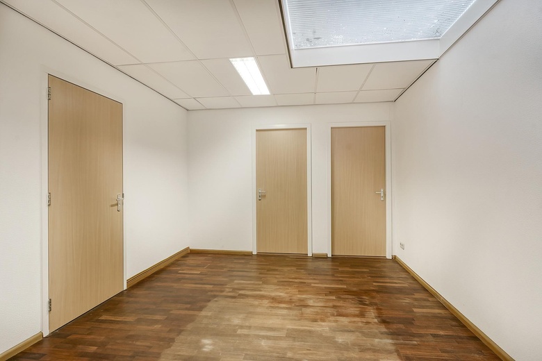 KantoorruimteaanLuzernestraat 37 A<br/> inNieuw-Vennep