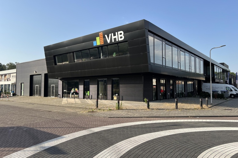 BedrijfsruimteaanMarisstraat 8<br/> inSliedrecht