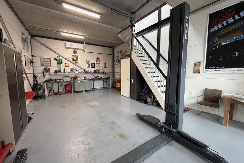 BedrijfsruimteaanNewtonstraat 25<br/> inZoetermeer