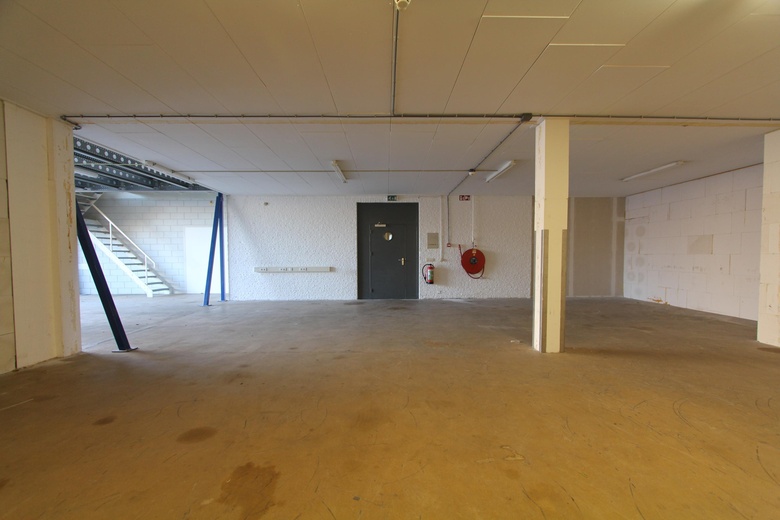 BedrijfsruimteaanDomineeslaan 91<br/> inZwanenburg