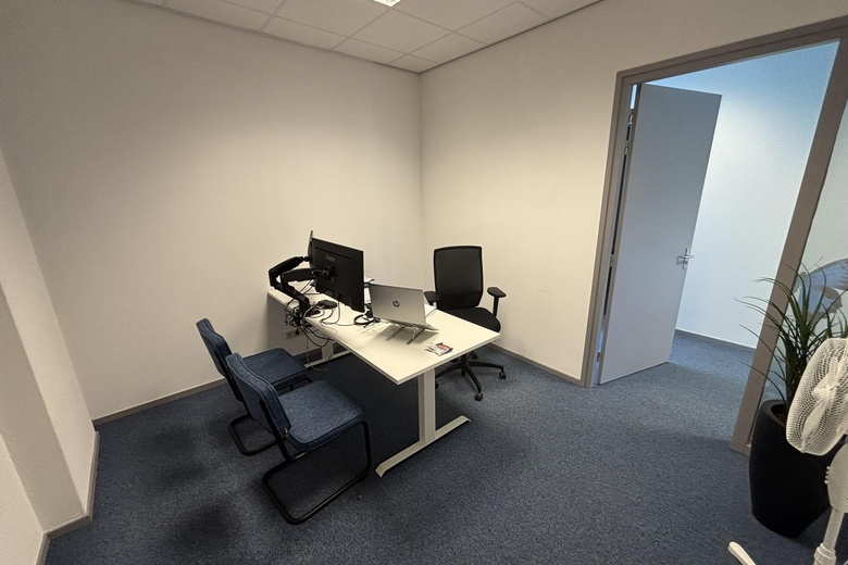 KantoorruimteaanPastoor Spieringsstraat 215<br/> inUden KantoorruimteaanPastoor Spieringsstraat 215<br/> inUden