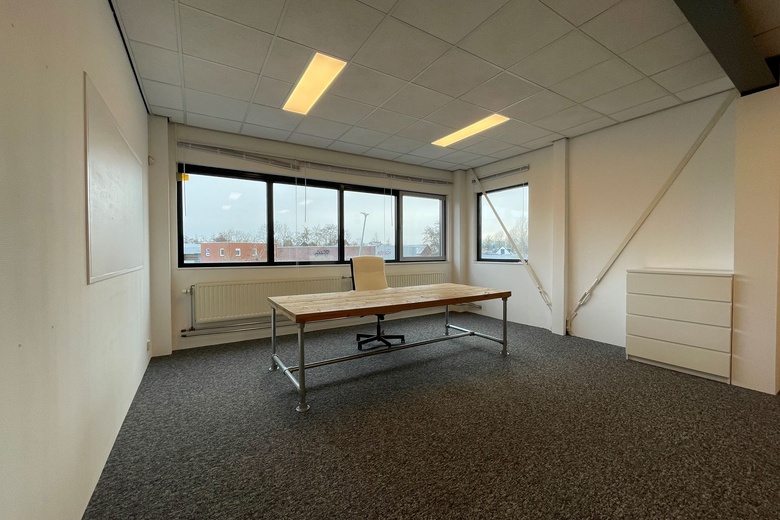 KantoorruimteaanLamsoor 2d<br/> inGroningen KantoorruimteaanLamsoor 2d<br/> inGroningen