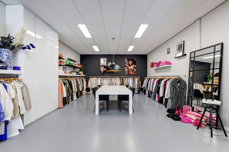 BedrijfsruimteaanDe Lasso-Zuid 9<br/> inRoelofarendsveen