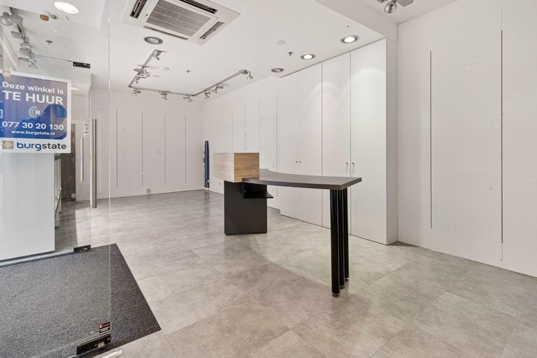 WinkelruimteaanRoersingelpassage 23<br/> inRoermond WinkelruimteaanRoersingelpassage 23<br/> inRoermond