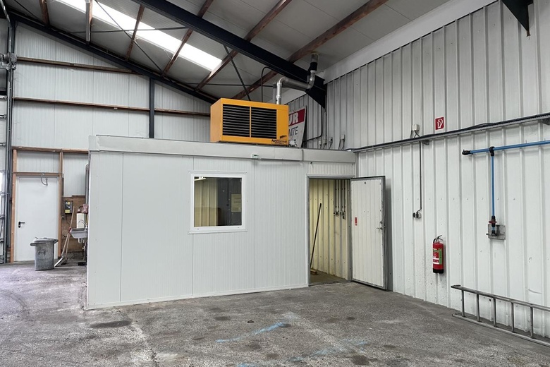 BedrijfsruimteaanKloosterweg 15<br/> inKapelle