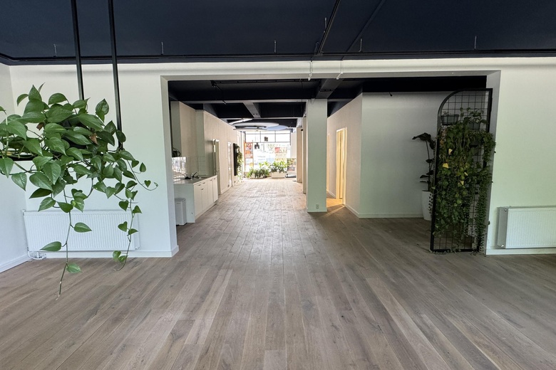 WinkelruimteaanLaan van Nieuw-Oost-Indie 102<br/> inDen Haag