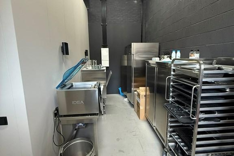 BedrijfsruimteaanParallelweg-Oost 84<br/> inVlijmen