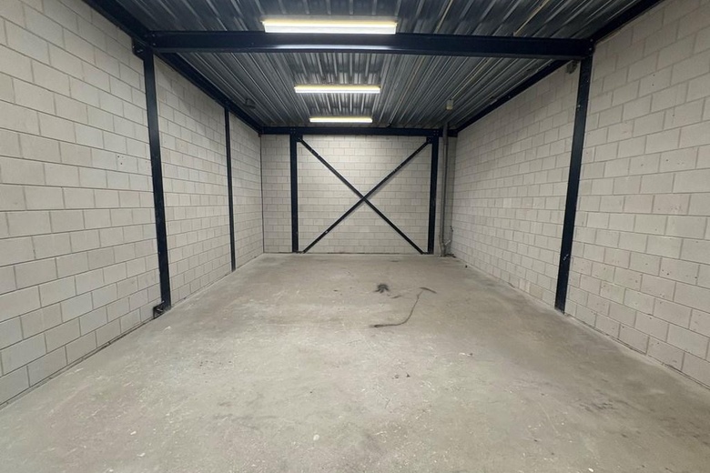 BedrijfsruimteaanVlotlaan 302<br/> inMonster BedrijfsruimteaanVlotlaan 302<br/> inMonster