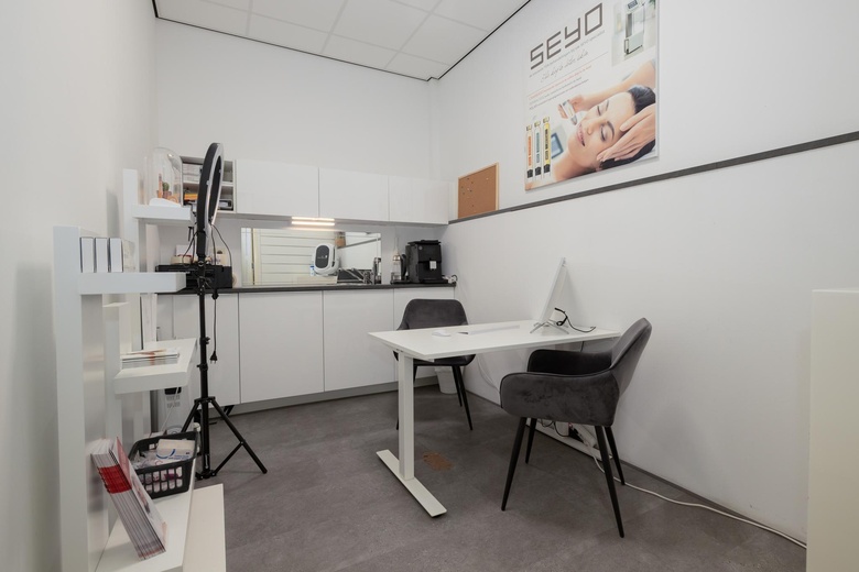 WinkelruimteaanKerksingel 27<br/> inBerkel en Rodenrijs WinkelruimteaanKerksingel 27<br/> inBerkel en Rodenrijs